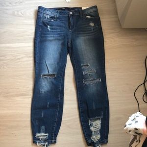 Mid Rise Destructed Crop